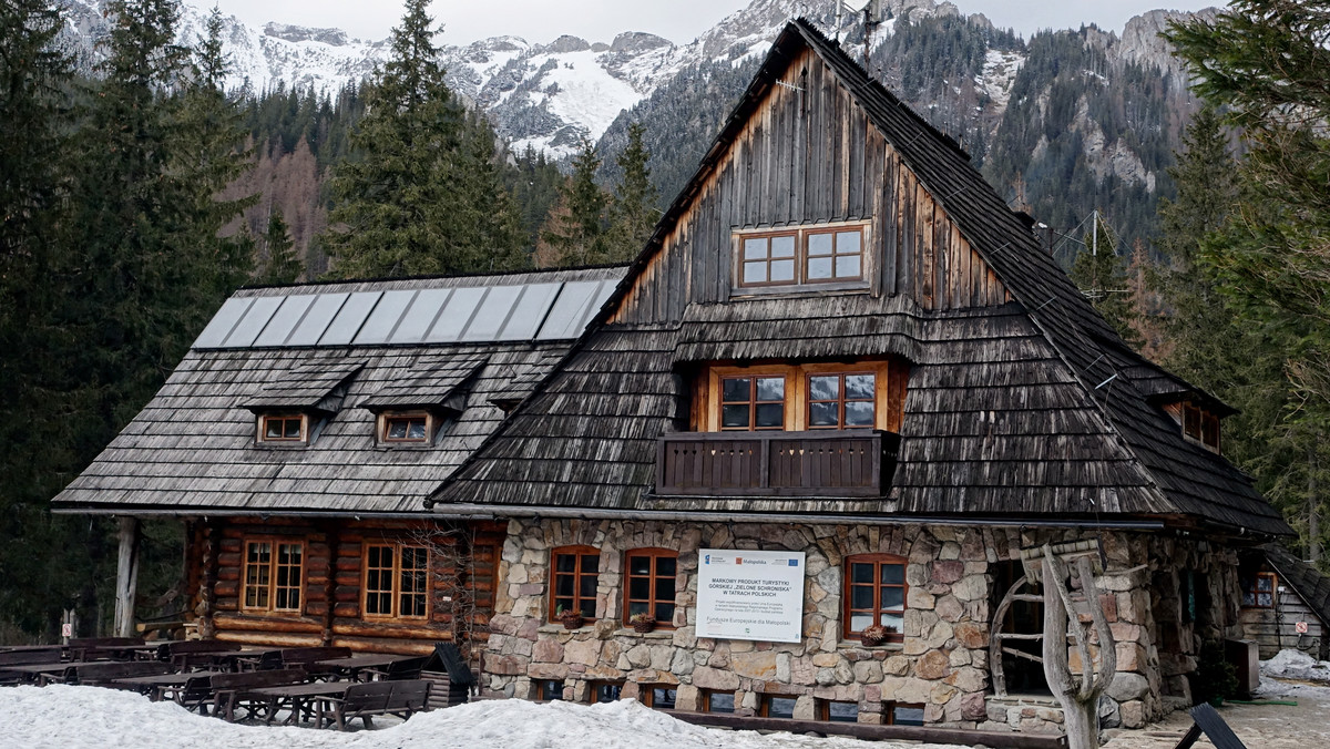 "Patoimpreza" w schronisku w Tatrach? Zarządcy reagują