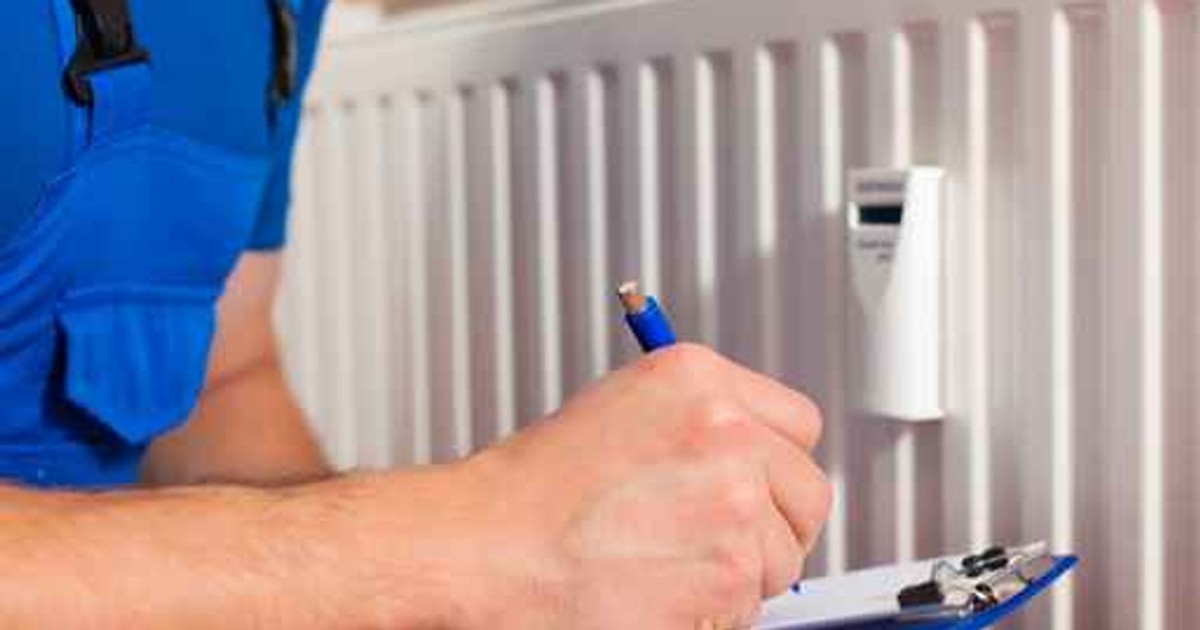 Majstrujesz przy kaloryferach? Nawet nie wiesz, że grożą za to kary