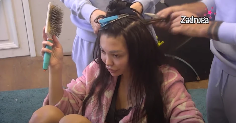 Maja Marinković u suzama skida nadogradnju