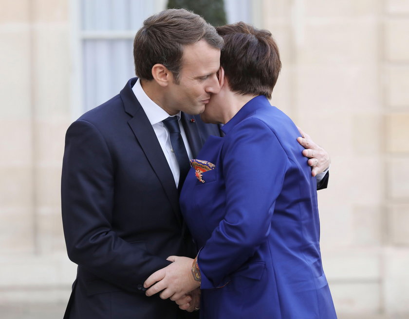 Zobacz, jak prezydent Francji przywitał Beatę Szydło