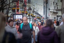 Naučnici uz pomoć veštačke inteligencije pokazali KAKO ĆE LJUDI IZGLEDATI ZA 1.000 GODINA i slike su potpuno ZAPREPASTILE SVET: Doći će do nekoliko KLJUČNIH PROMENA
