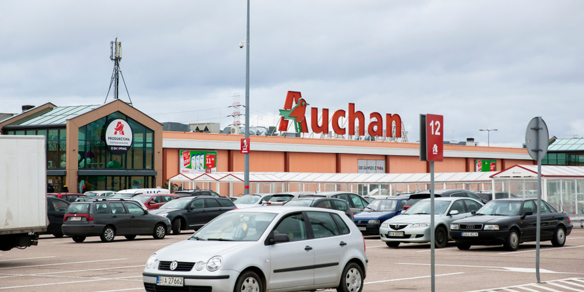 Pracownik Auchan Polska przez pomyłkę rozesłał do 178 osób z działu obsługi kadr plik z danymi wszystkich pracowników spółki - napisały wiadomoscihandlowe.pl. 