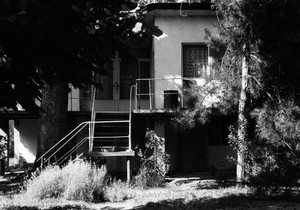 Jedna od fotografija sa izložbe "Mogućnost ostrva“ Staše Bukumirović