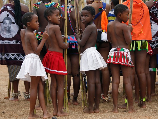 Taniec Trzcin - tradycyjny obrzęd Suazi