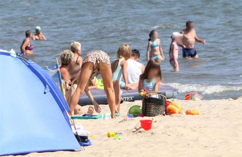 Dubieniecki z Kaczyńską na plaży. Walczy o nią?