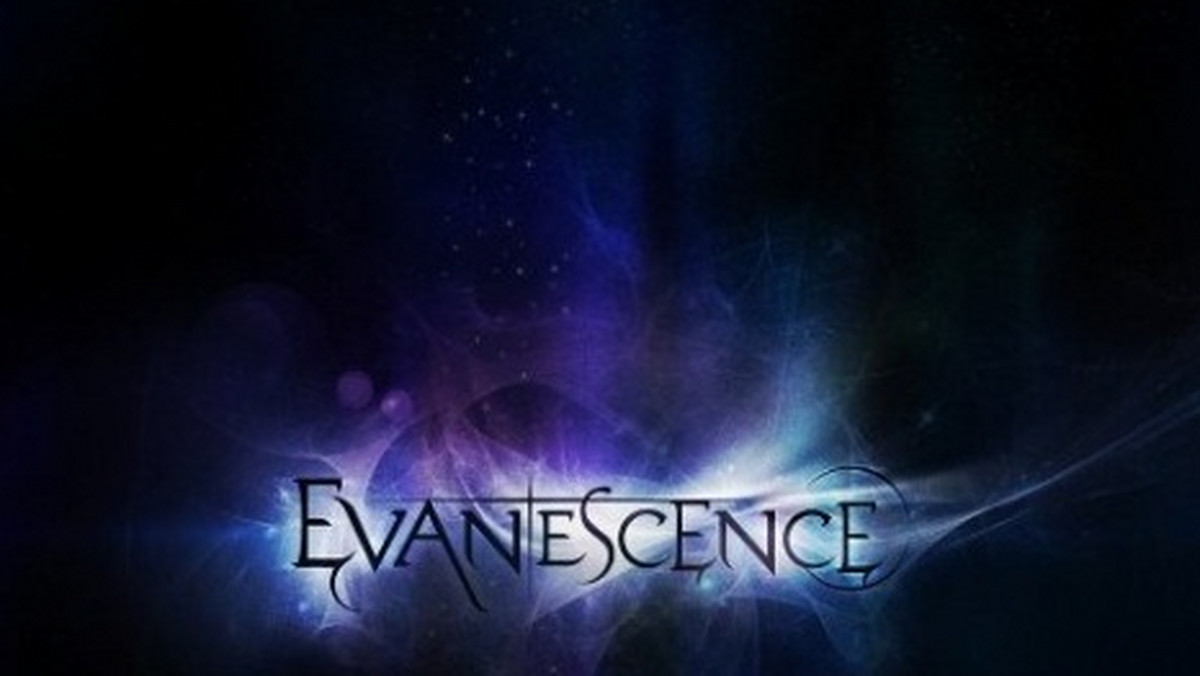 Trzecim, od dawna wypatrywanym albumem, Evanescence pokonuje poprzeczkę zawieszoną ciut nad levelem "przeciętność". Pytanie tylko czy nawet w ciągu pięciu lat oczekiwania na ten krążek, ktokolwiek spodziewał się po Amerykanach czegoś więcej?