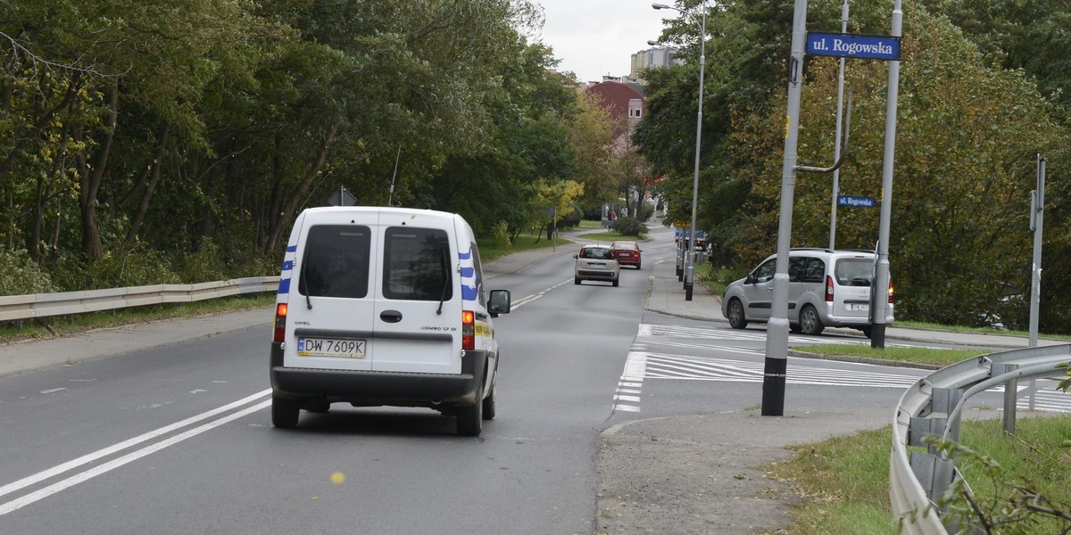 Kierowcy mają problem z włączeniem się do ruchu na Chociebuskiej