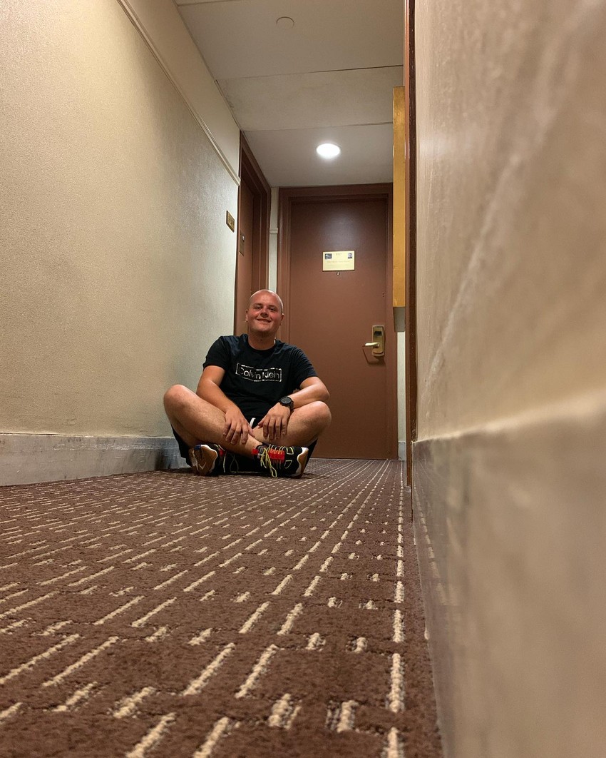 Do sobe Nikole Tesle u hotelu "Njujorker" nije jednostavno doći ako niste gost hotela, ali Vladimir je našao način