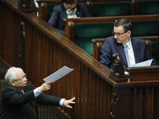 Posłowie PiS przyznają, że ostateczne decyzje dotyczące cięć wydatków czy zwiększania dochodów państwa zapadają w kierownictwie partii. W ścisłym kierownictwie