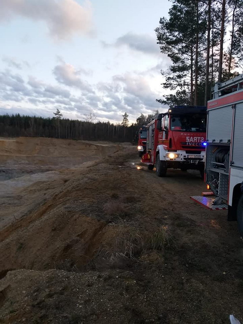 Groza w dawnej kopalni! Glina wciągnęła dwie osoby