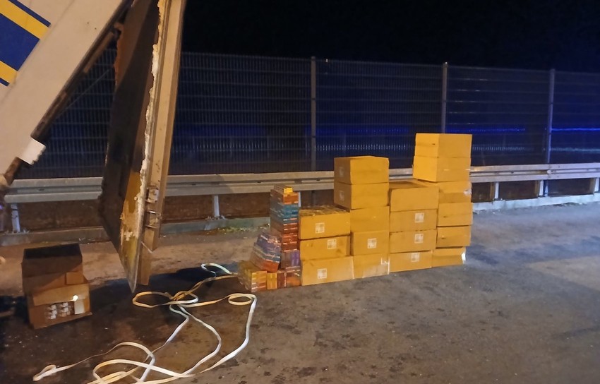 Policija zaplenila bokseve cigareta