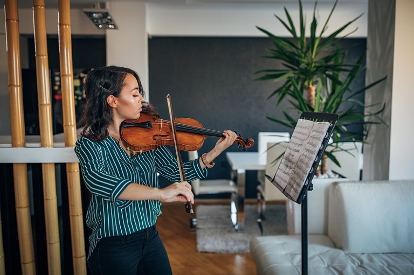 Jana je uspešna violinistkinja