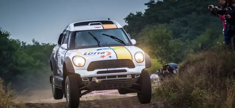 Dakar 2015: Hołowczyc z Panserim w Mini