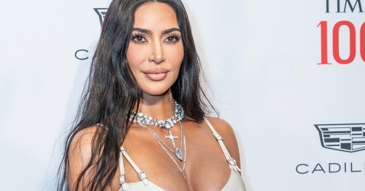 Kim Kardashian Transparent Costume Leak – News Update