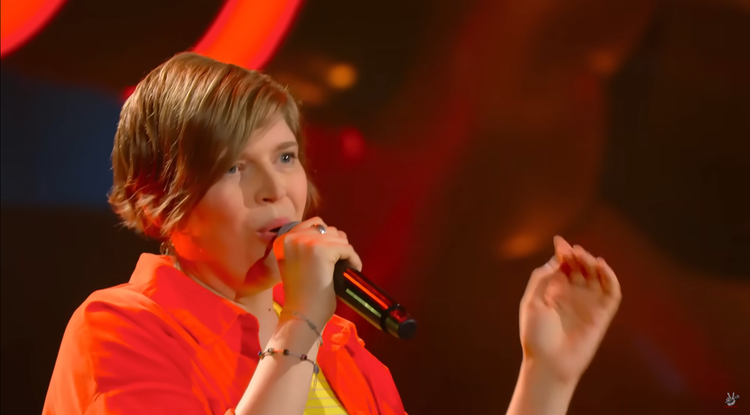 Szatmári Júlia éneklése a német The Voice-ban