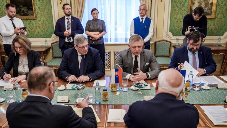 Slovenský premiér Robert Fico na stretnutí s europoslancami.