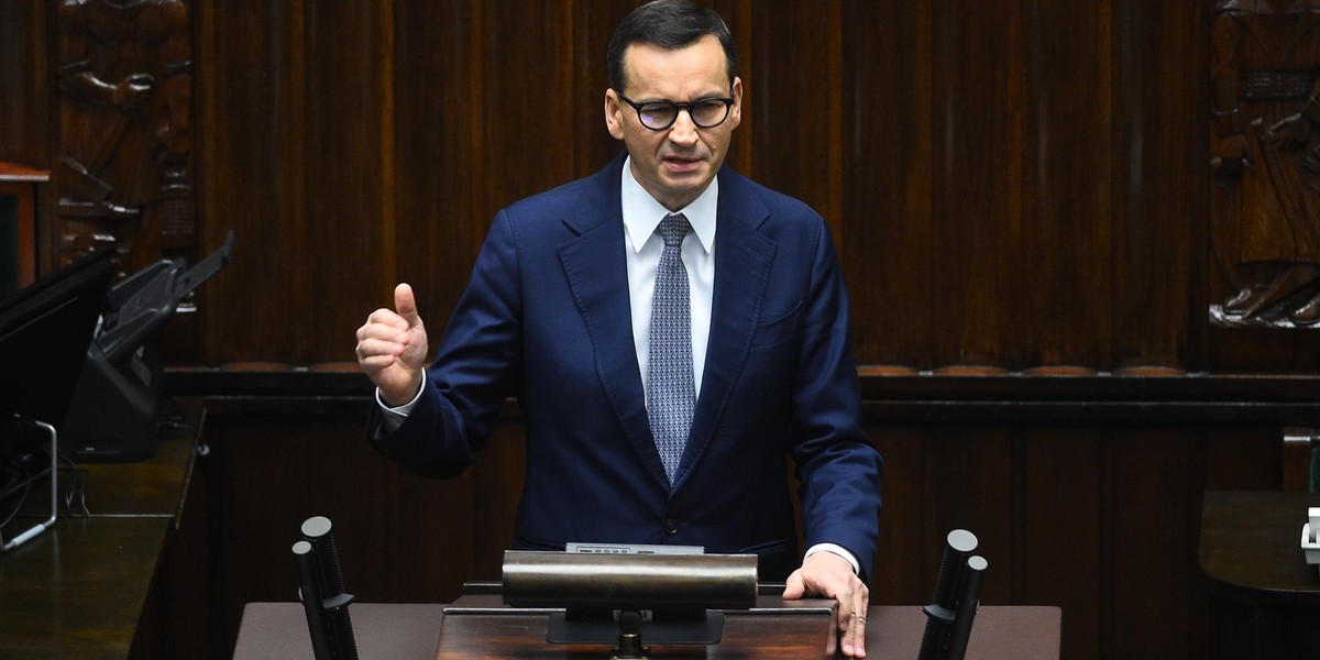 Morawiecki ogłosił podpisanie rozporządzenia o zerowym VAT na żywność.