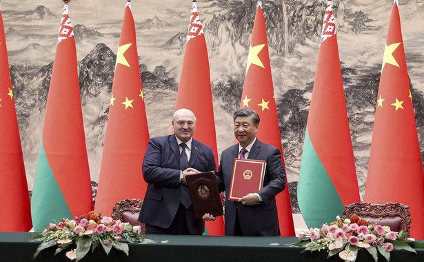 Prezydent Białorusi Aleksandr Łukaszenka i prezydent Chin Xi Jinping