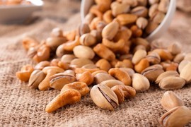 Ovo je OTROVNA BILJKA godine! Evo šta je tako loše u grickalici koja čuva mozak, srce i dobra je u prevenciji nekih vrsta raka