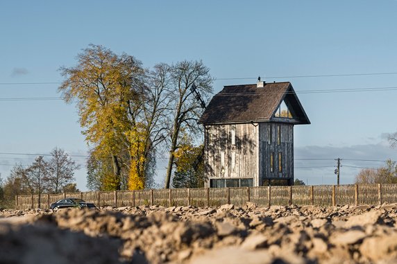 Dom w starym wiatraku na Lubelszczyźnie. Architekci zmienili ruinę w cudo!