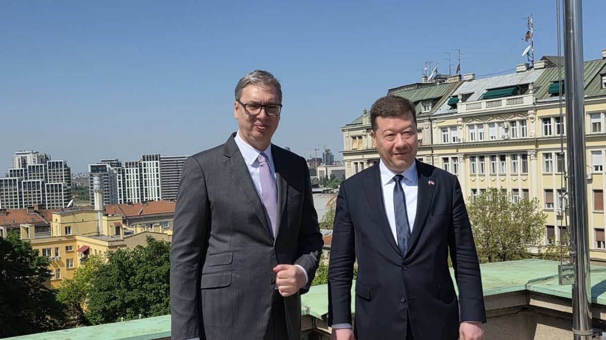 Aleksandar Vučić, Okamura