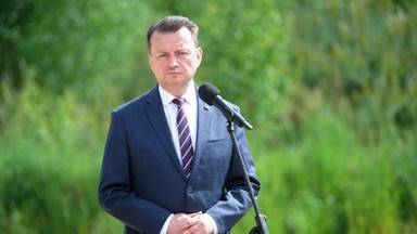 Za Błaszczakiem ciągnie się sprawa rakiety. Polacy chcą jego dymisji [SONDAŻ]