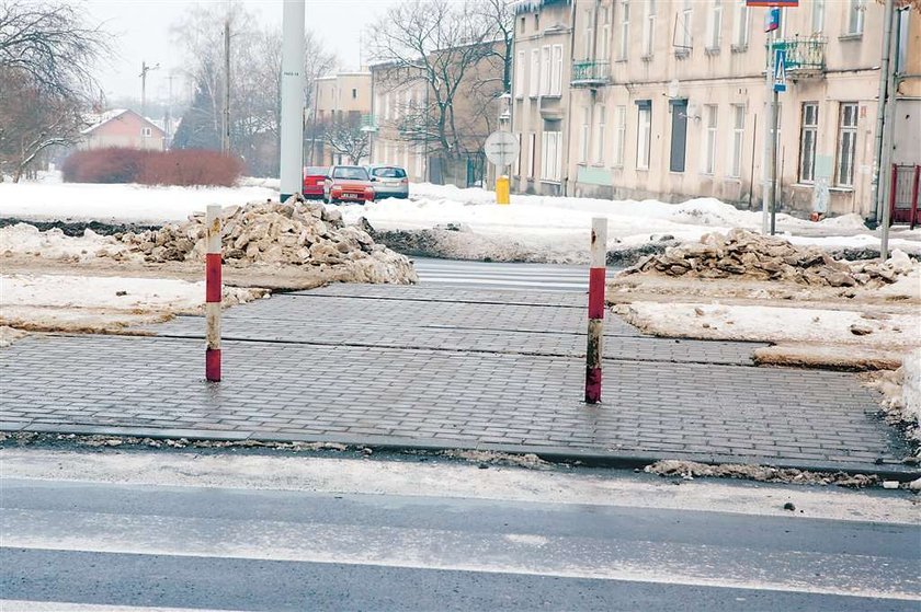 Musiał zginąć, żeby odśnieżyli.  Śmierć na chodniku w Łodzi