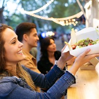 Nébih: rengeteg hiányosságot találtak a street foodok ellenőrzésénél
