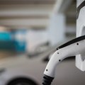 Polak może i by chciał, ale go nie stać. Chodzi o auto elektryczne
