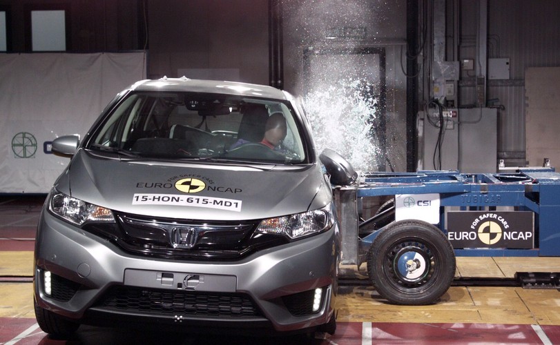 Honda jazz - najbezpieczniejszy samochód miejski 2015 wg Euro NCAP