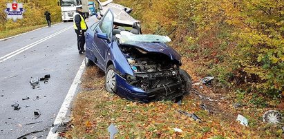 Zderzenie auta i busa drużyny piłkarskiej. Jest ofiara