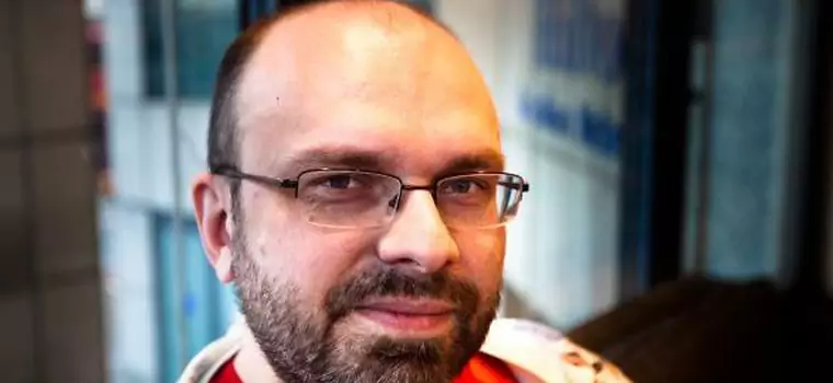 Adrian Chmielarz o sprzedaży gier nieletnim: „Jaka to tragedia społeczna by się stała, gdyby Empik przestał gimbazie sprzedawać GTA5?”