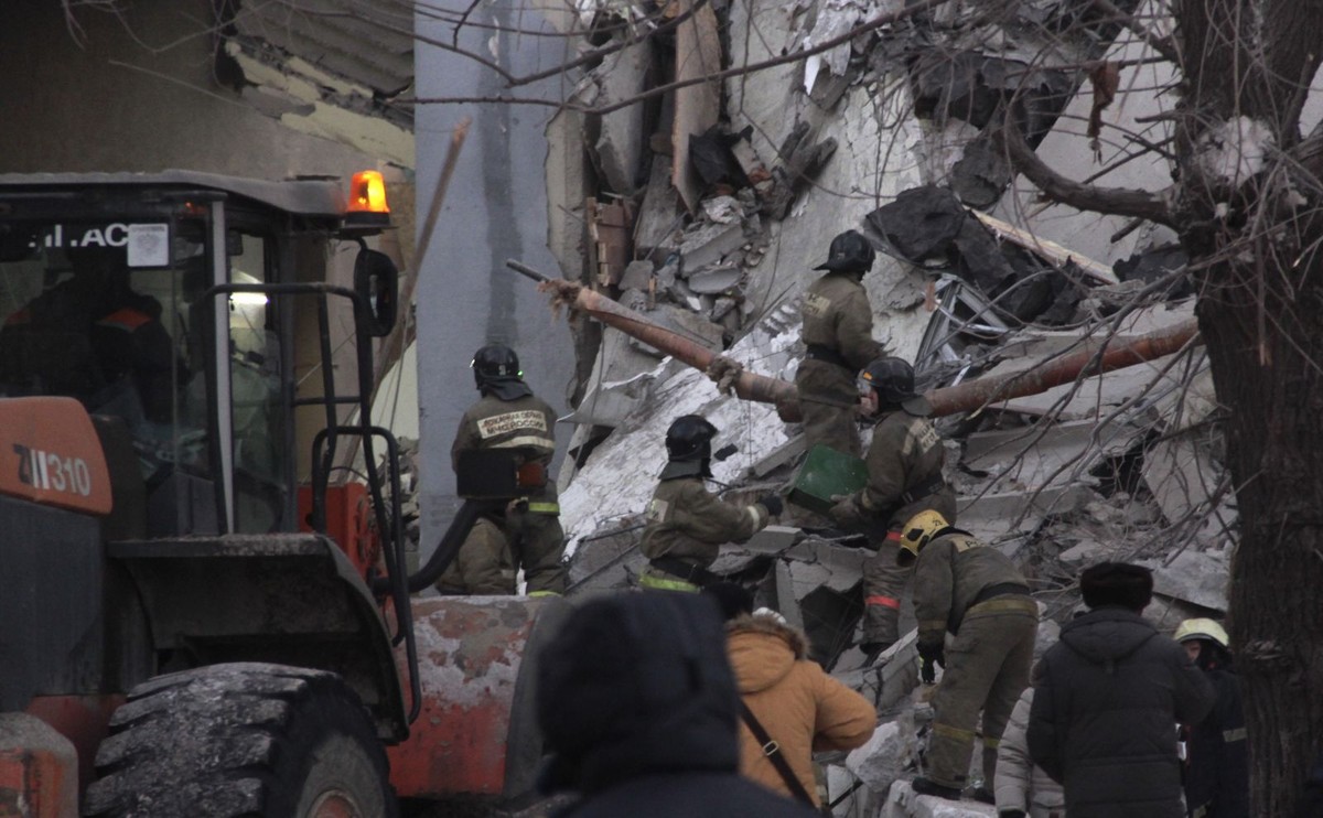 Gruzowisko po wybuchu gazu w Magnitogorsku