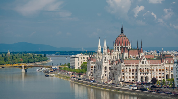 Magyar parlament / Illusztráció: Northfoto