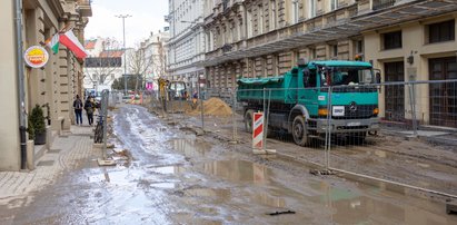 Tak się remontuje w Poznaniu! Robota leży. Gdzie są robotnicy?