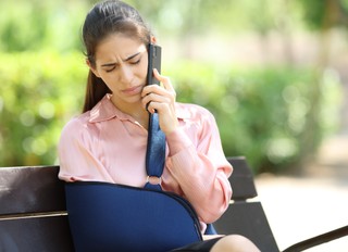 Wynagrodzenie za okres zwolnienia z obowiązku świadczenia pracy. Jak obliczyć, gdy pensja jest zmienna