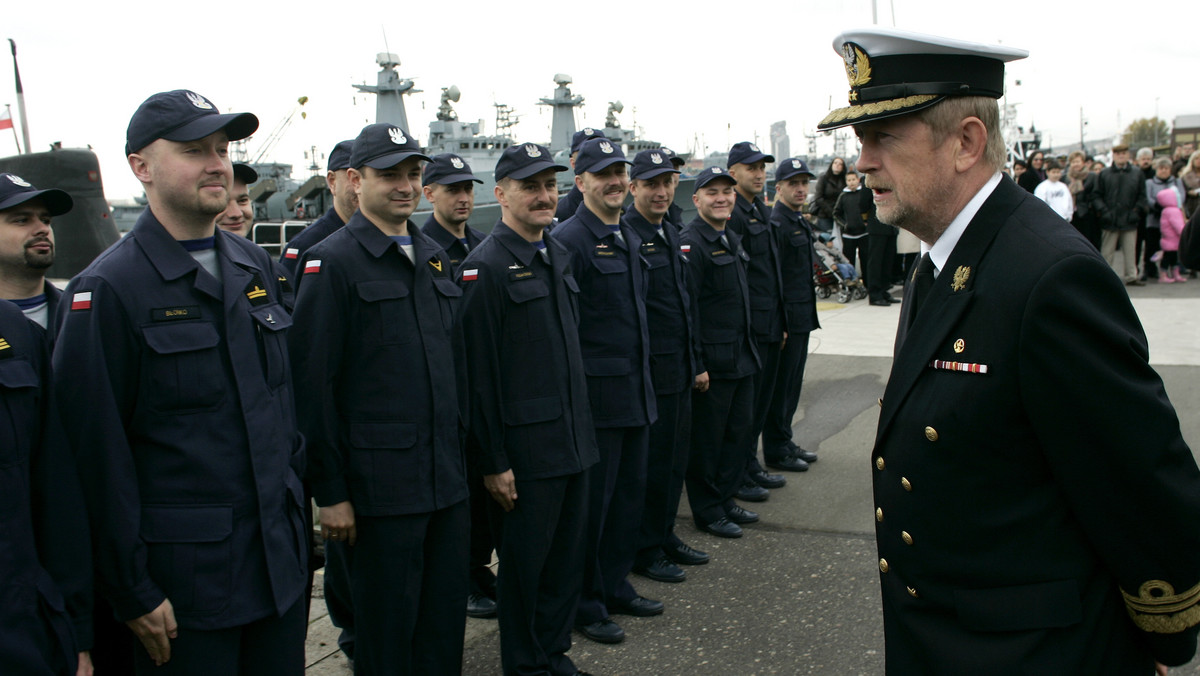 Ponad 60 okrętów, samolotów i śmigłowców z 13 państw uczestniczy w manewrach Northern Coats 2010. Dziś rozpocznie się zasadnicza część ćwiczeń. Międzynarodowe siły morskie przeprowadzą ćwiczebną operację pokojową na północnym Bałtyku.