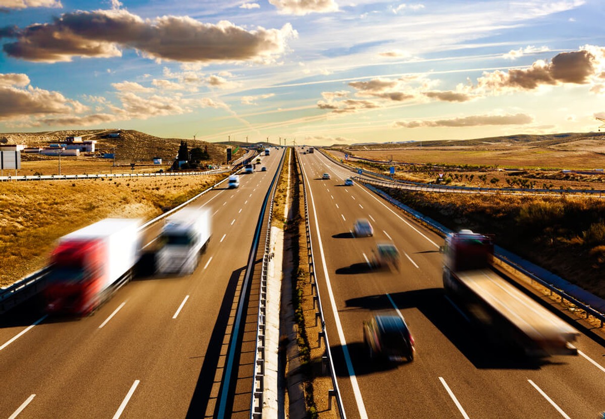 Spowolnienie gospodarcze w transporcie – jak przeciwdziałać stratom?