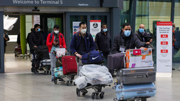 Utasok millióit érintheti karácsonykor: járatok ezreit törölte el az egyik legnagyobb légitársaság