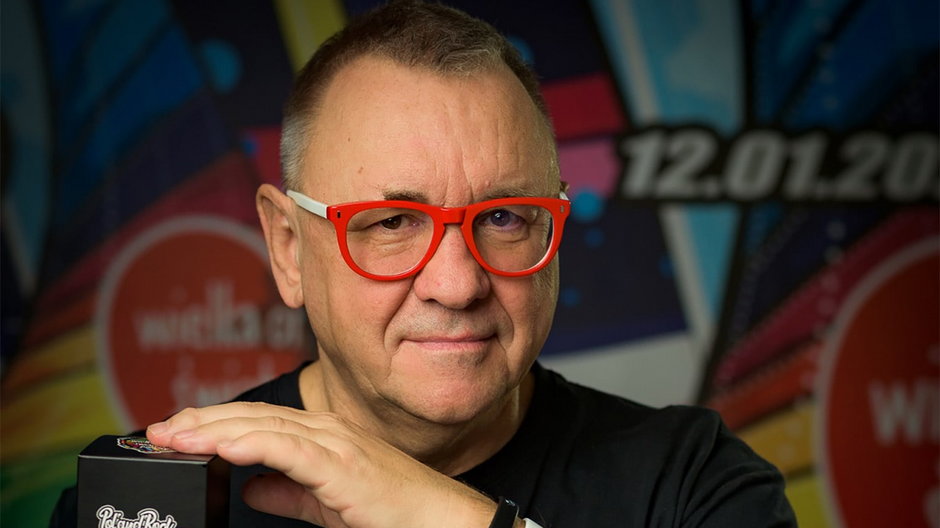 Jurek Owsiak promuje skomponowane przez siebie perfumy "Music"