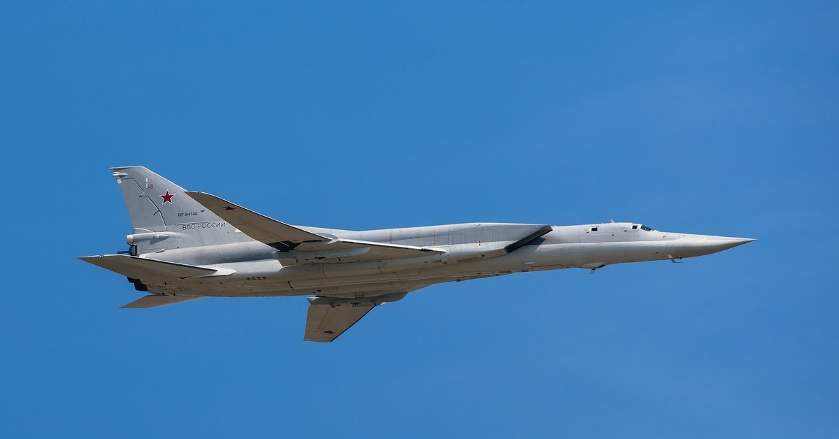 The bear was castrated. How many Russian planes were destroyed on June 1?