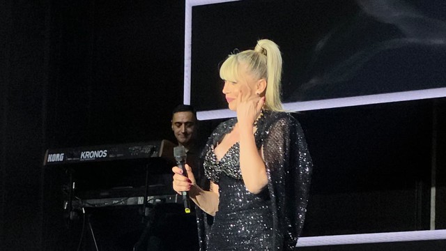 Suzana Jovanović plače na nastupu