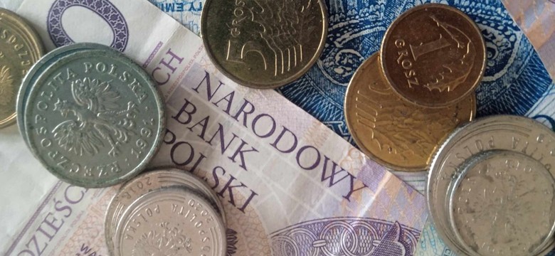 Od 662 zł do 764 zł miesięcznie więcej dla emerytów już od 1 lipca 2025 r. Czy wszyscy uprawnieni do emerytury dostaną pieniądze?