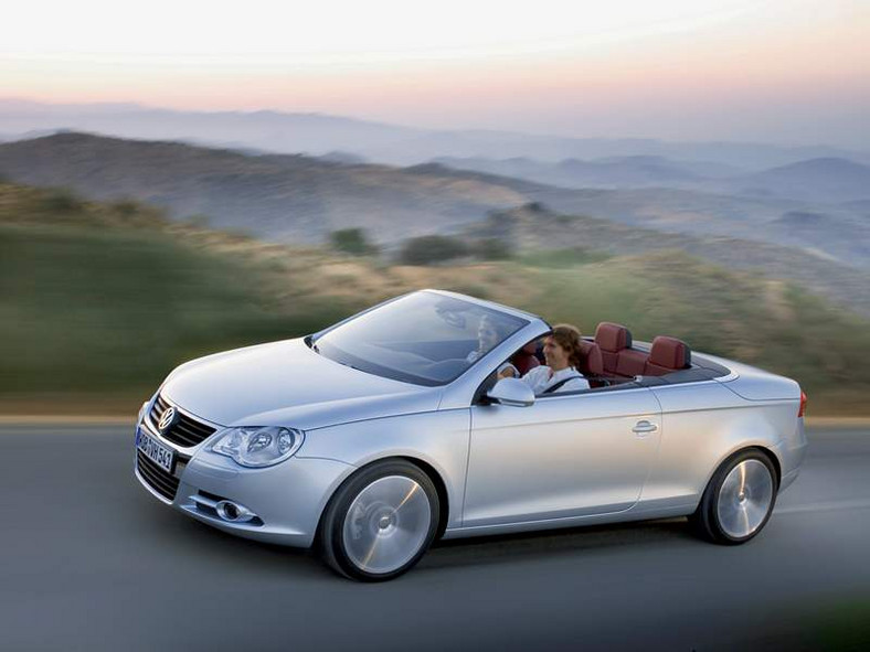 Volkswagen Eos: 1,4 TSI (90 kW/122 KM) zamiast 1,6 FSI (85 kW/115 KM)