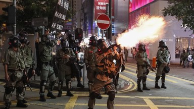 Hongkong: starcia podczas demonstracji, policja użyła gazu łzawiącego