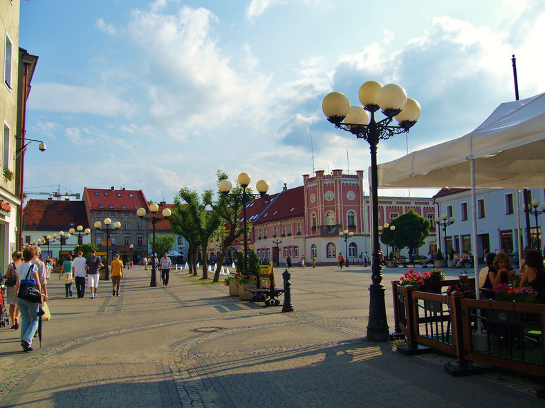 Mikołów - rynek z widokiem na neorenesansowy ratusz z 1870-1872