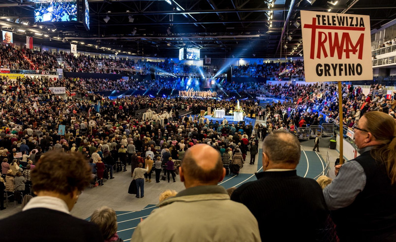 Do Torunia przyjechały tysiące słuchaczy z całej Polski, a także przedstawiciele Polonii, którzy od rana zwiedzają m.in. Wyższą Szkołę Kultury Społecznej i Medialnej, Sanktuarium Najświętszej Maryi Panny Gwiazdy Nowej Ewangelizacji i św. Jana Pawła II oraz siedzibę radia.