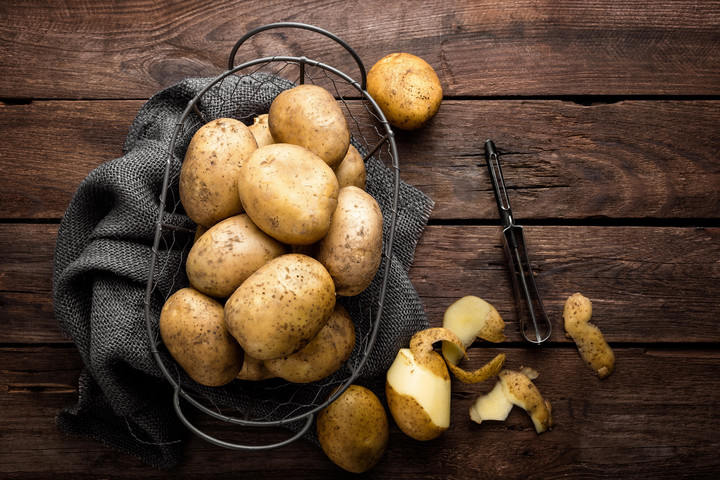 Dlaczego lepiej unikać niedojrzałych i starych ziemniaków?