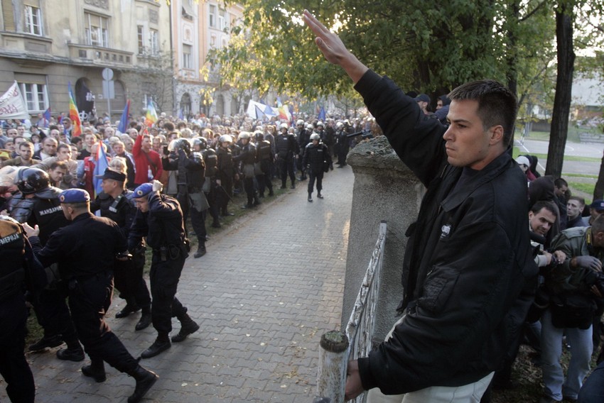 Dejan na antifašističkom protestu 2007. u Novom Sadu