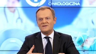 Tusk: strona polska nie musi niczego prostować ws. gen. Błasika